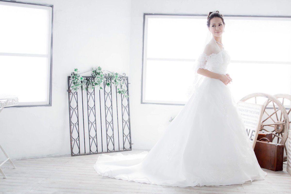 女性の憧れ、ウエディングドレス...その夢叶えます！
素敵なウエディングドレスをきて、素敵なお写真撮りませんか🤗？関西限定女性カメラマン！
未経験の方でも気軽にお越しいただけるよう、とってもアットホームな現場です💕
詳しくはTOPページへ♡
#ウエディングドレス #ブライダル