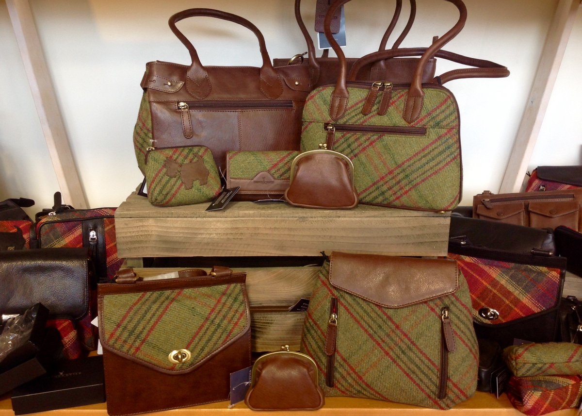 Simpsonsgarden's tweet photo. We are in love with this #IslayTweed and Leather Collection! ❤️
Check out this exquisite collection of #bags, gifts and accessories in store https://t.co/cz6nGm4leX