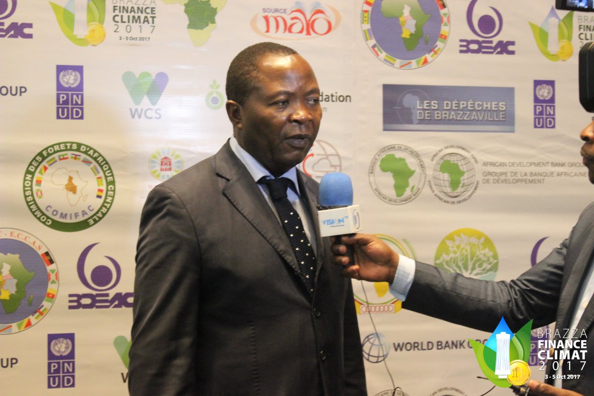 EnvDDBC_GouvCg's tweet photo. 1er Jour de la conférence #BRAZZAFINANCECLIMAT2017
Mardi 3 octobre 2017 au Radisson Blu à Brazzaville.
Photos : Karesse-DIGIPAFRIQUE/RECEIAC https://t.co/pfzmDG1KNa