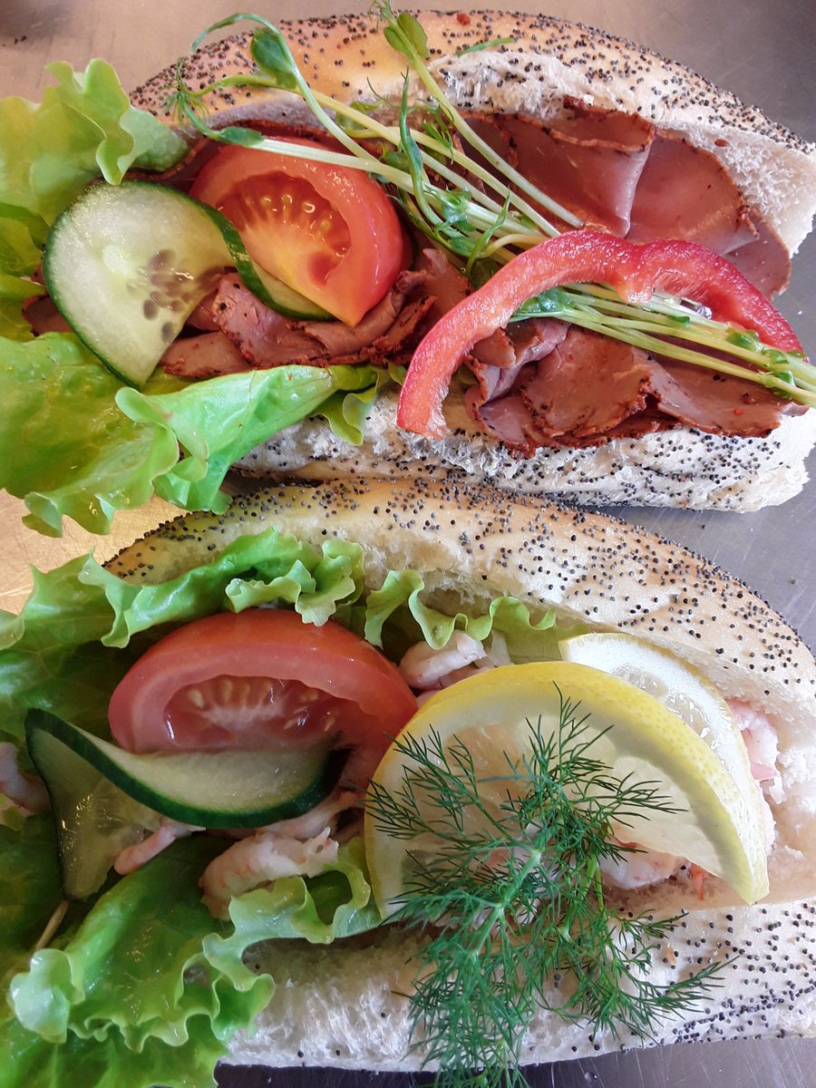 GodaMackan's tweet photo. Uppsalas fräschaste smörgåsar beställ på 018-512650. 
#smörgåsar #godamackan #uppsala #fräscht #turbo #ubåtar #frukostfrallor #landgång https://t.co/K58nIzuwiV
