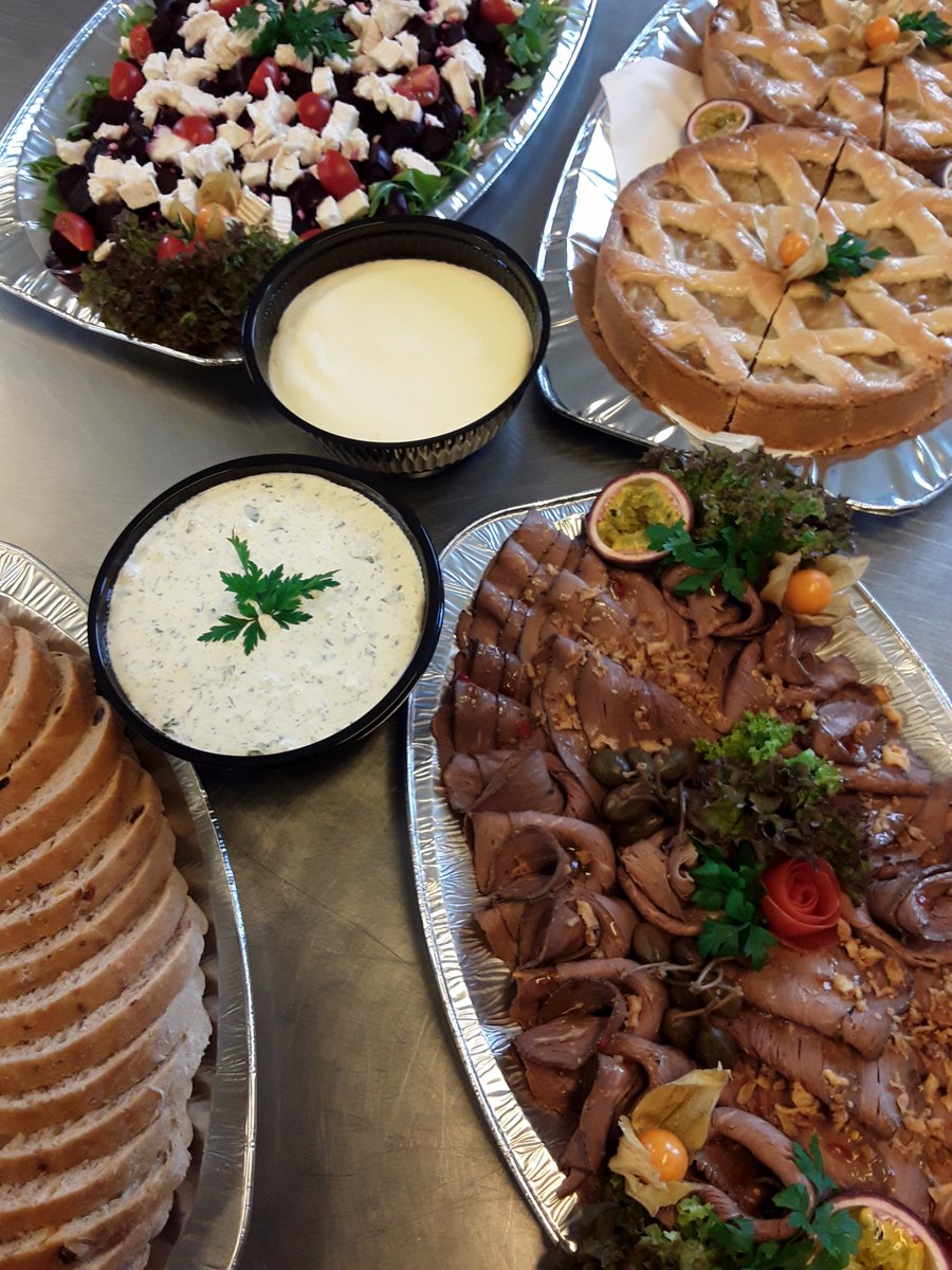 GodaMackan's tweet photo. Sista chansen att beställa vår fantastiska höstbuffé för endast 190 kr/pp.
#godamackan #höstbuffé #brapris #catering #uppsala #sistachansen https://t.co/NzzCpi0pfy