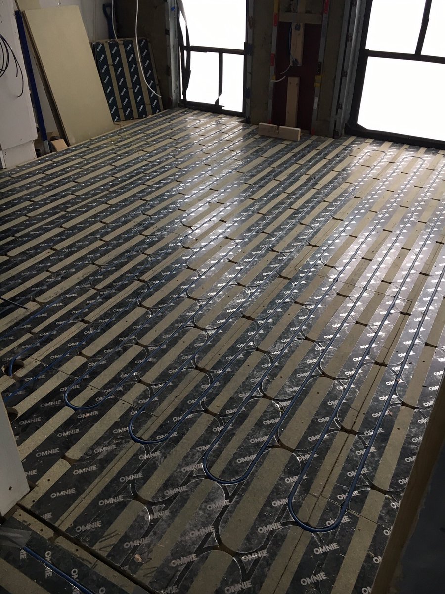 NascoHeating's tweet photo. Finally getting some #omnie under floor heating down on London Tower block project... https://t.co/MsG4rQV4U2