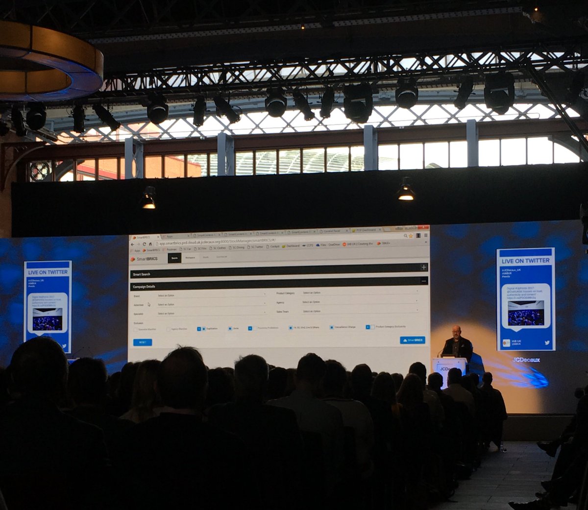 RapportWW's tweet photo. Tim Harvey performing a live demo of @JCDecaux_UK’s intuitive #SmartBrics tool #Upfronts https://t.co/xP7xUXvTQY