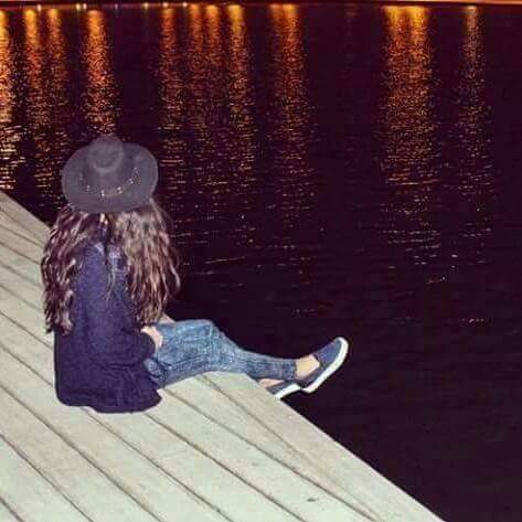 لم آتغير آنآ فقط إيقنت بآنک لست " لي " وحدي ف إبتعدت .😌 رَوَنَقً الُانَبّارَيَةِ 😌