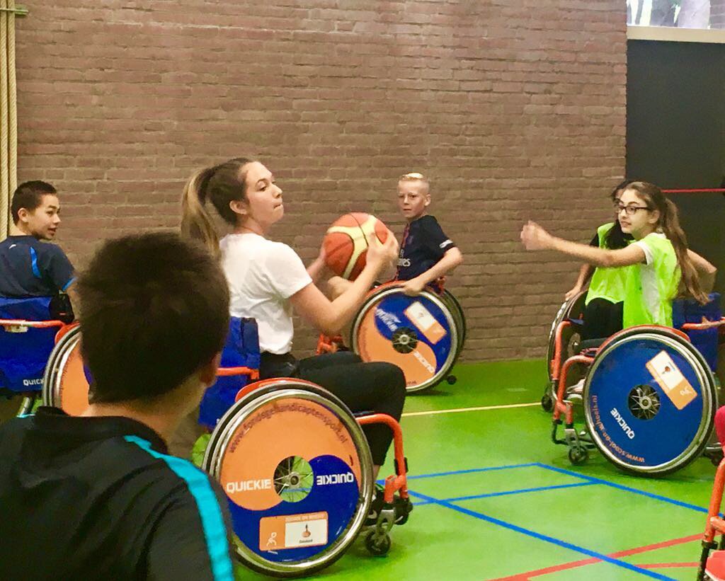 TSregioZW's tweet photo. #PascalCollege #Zaandam zamelt vandaag geld in via #scoolonwheels sponsorloop voor sportkennismakingsdagen voor kinderen met een beperking! https://t.co/pK9LaqNnnE