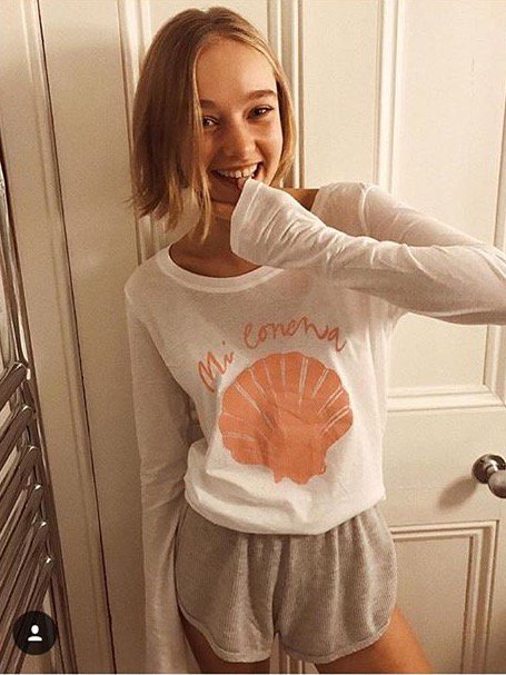 LadyGardenFnd's tweet photo. The beautiful Waterhouse sisters in our #miconcha T designed by the lovely @sukiwaterhouse. Preorder yours now at https://t.co/ibwEWrutUI 🌸 https://t.co/zuARQ29UWu