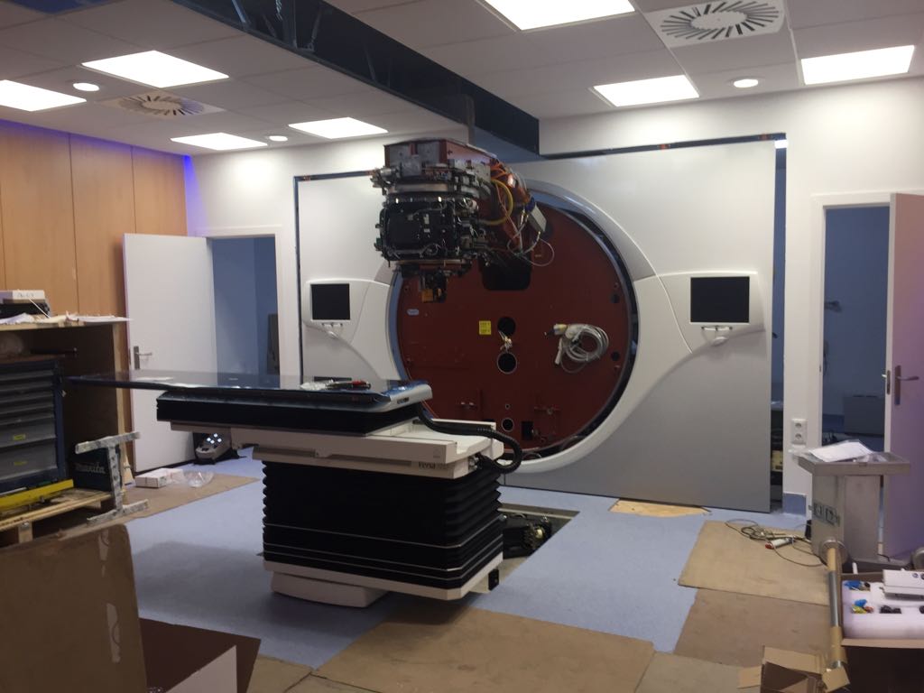 JoaquinJCabrera's tweet photo. @Elekta @Brainlab_es #versahd #exactrac Work in progress https://t.co/1z27XSJ0St