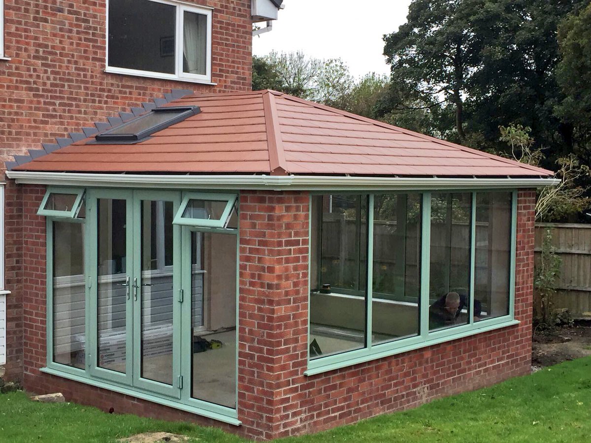 RealRoofConserv's tweet photo. Another #warmconservatory #thermalefficiency #conservatory #extension https://t.co/Epzls2ZeoV @prefixsystems @tjconservatory @RedRoseMags https://t.co/NakSsZU3xC