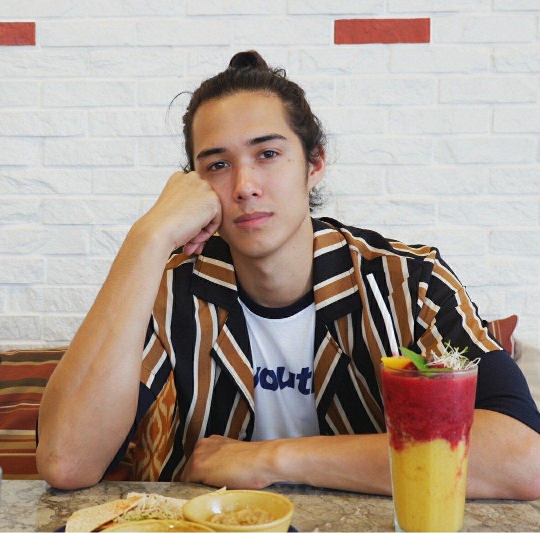 marilous1228's tweet photo. Palalabs @EsguerraTommy Instagram posts..

Smoothies and loved ones is all i need. ���️ #OOTD https://t.co/rUo9HkdPzN