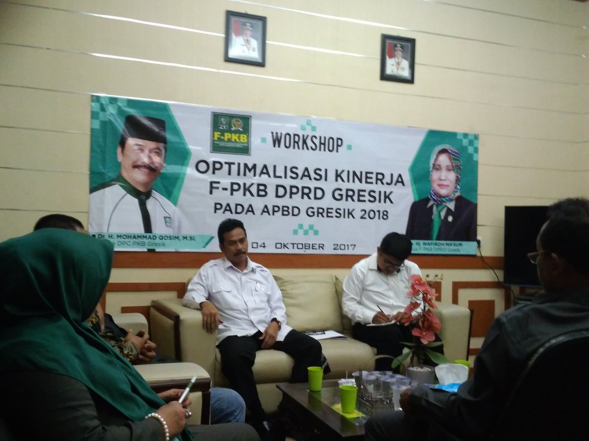 NengFiro2's tweet photo. Workshop Optimalisasi Kinerja @FPKBGresik  bersama Ketua @DPCPKBGresik  &amp;  sekretaris @ImronRosyadiNU https://t.co/B10w6xE0Ih