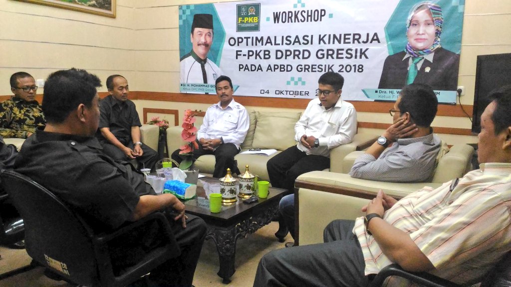 AbahJono's tweet photo. Workshop Optimasasi @FPKBGresik bersma Ketua @DPCPKBGresik @MohQosimNU  &amp; Sekretaris @ImronRosyadiNU . "Abah Jono" https://t.co/JQskW5YOTa