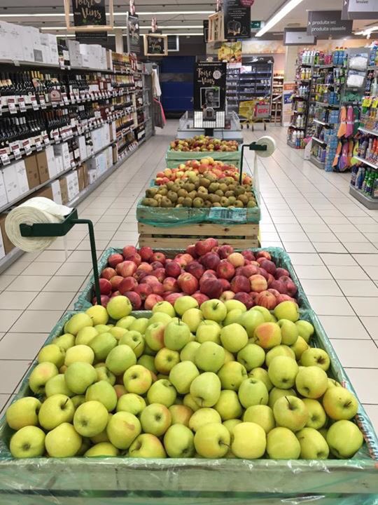 CMLesRousses's tweet photo. 🍏 Semaine de la pomme 🍎
#LesRousses #CarrefourMarket #Pomme #Pommes #Apple #SemaineDeLaPomme #CanadaGris #Golden #Boskoop #Pinova https://t.co/M4UIpQRF8c