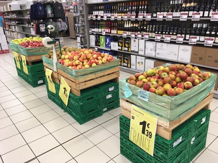 CMLesRousses's tweet photo. 🍏 Semaine de la pomme 🍎
#LesRousses #CarrefourMarket #Pomme #Pommes #Apple #SemaineDeLaPomme #CanadaGris #Golden #Boskoop #Pinova https://t.co/M4UIpQRF8c