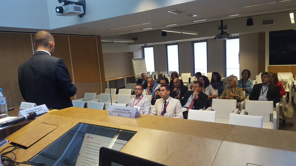 merhg's tweet photo. Las #AAPP #excelentes #SelloEFQM poniendo su inteligencia colectiva #ForosCEG @Club_Excelencia para mejorar #gestion pública https://t.co/cPmNfXpcOT