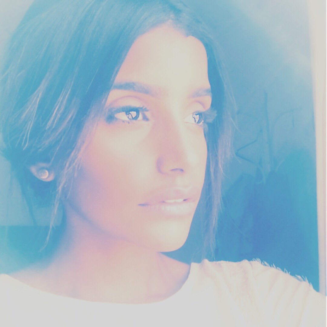 Moudimodel's tweet photo. #look_forward , to have successful life and these looks means how bad I'm feeling this 💪🏽 https://t.co/fOvbLcZw8Y