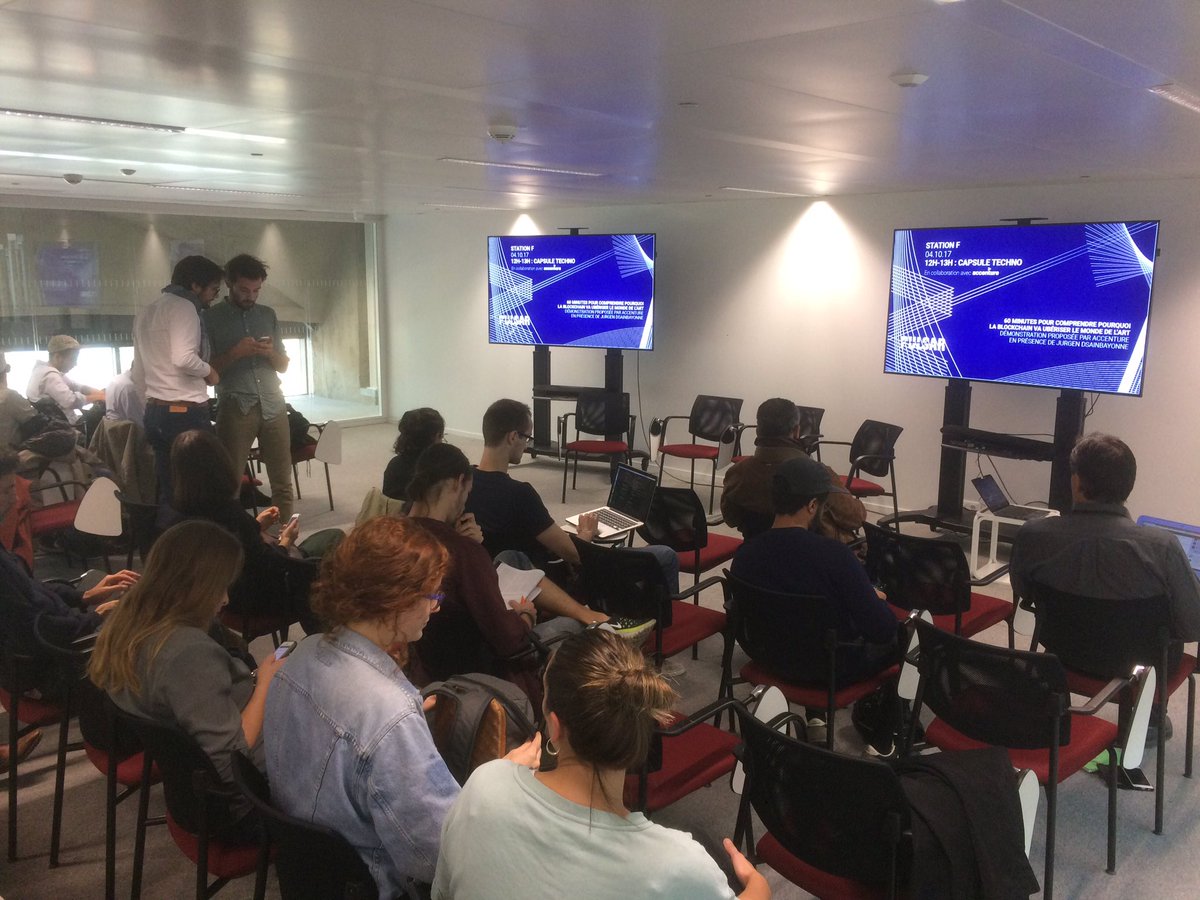 pulsar_paris's tweet photo. Ça commence ! Ce matin notre capsule techno sur la blockchain et le monde de l'art ! #pulsarstationf https://t.co/qftpDSUnac