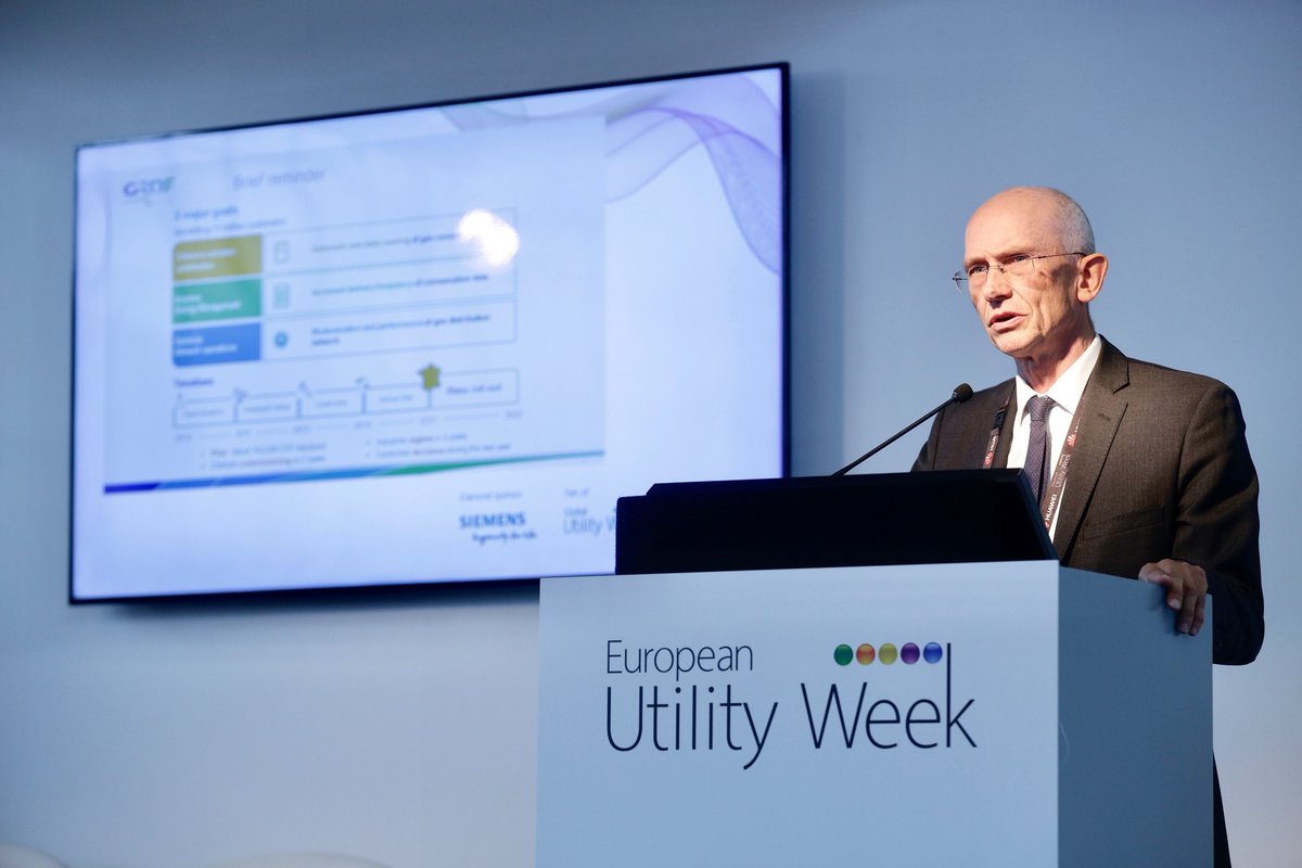 mdecultot_grdf's tweet photo. #EUW17 @JeanLemaistre #GRDF focuses on explain customers how they will benefit the #smartgasmeter. #customers empowerment #wizealliance https://t.co/x1RHHU6dyZ