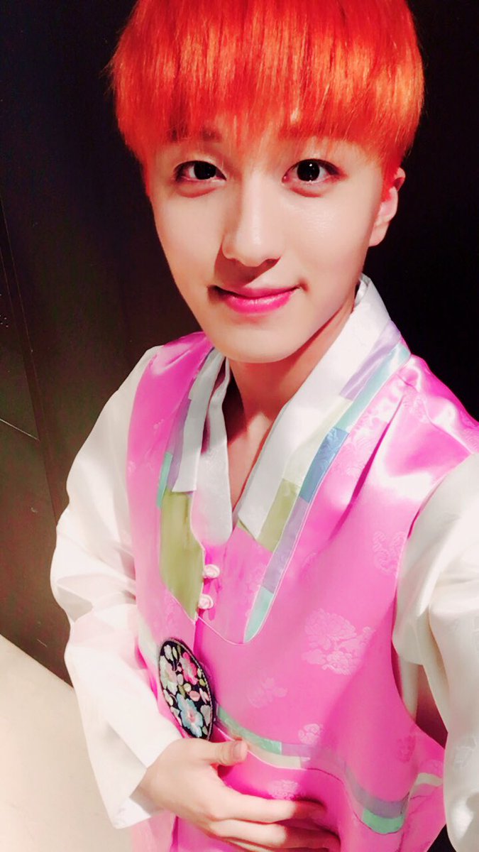 SF9_FANCLUB's tweet photo. [📸] 달님 달님 밝은 보름달님🌕
우리 FANTASY 모두 매일 밤 걱정없이 잠 들게해주세요🙏

#SF9 #에스에프나인 #추석 #OSoleMio #오솔레미오 https://t.co/bLD7laI7PM