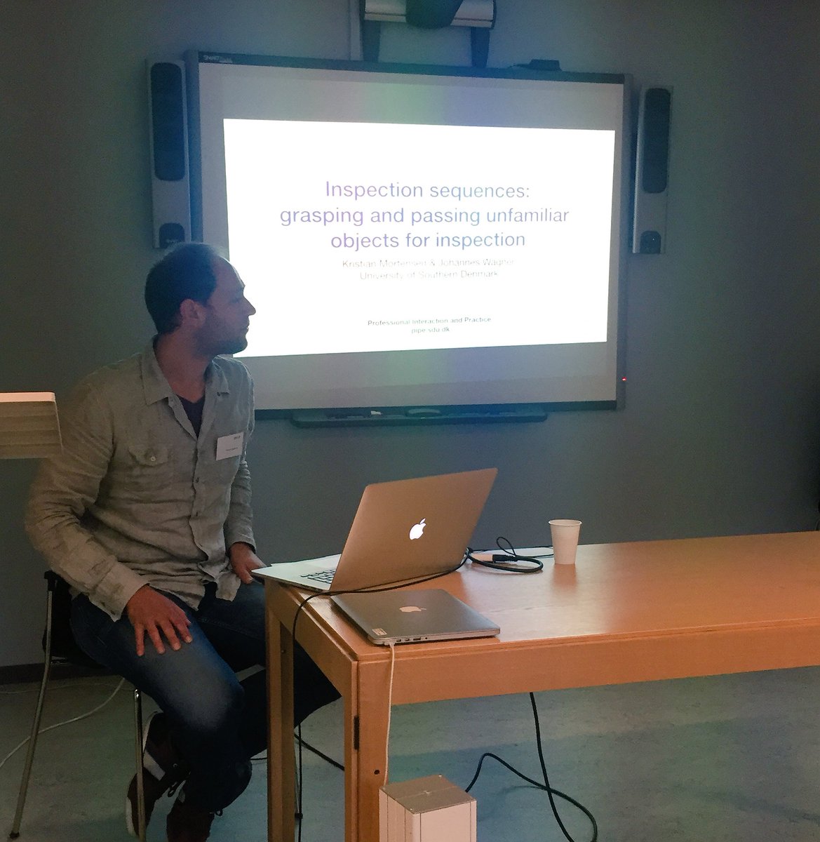 jsphilipsen's tweet photo. Kristian Mortensen on Inspecting objects sequences #EmbIntSymp #objects #interactionstudies https://t.co/R9jUlGfyN7