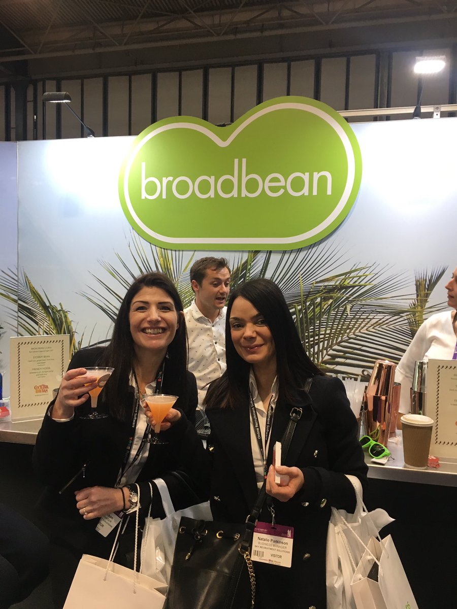 BroadbeanGlobal's tweet photo. @Sky_Recruitment hanging with @BroadbeanEMEA #makingrecruitmentsimple #cocktailhour https://t.co/a7kREdmjV7