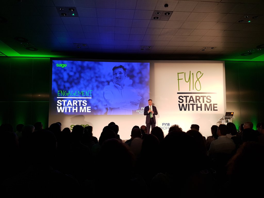 nuria_serra's tweet photo. Celebrating the New Year in @SageSpain with @SKellyCEO  #startswithme https://t.co/Ur212VUft1
