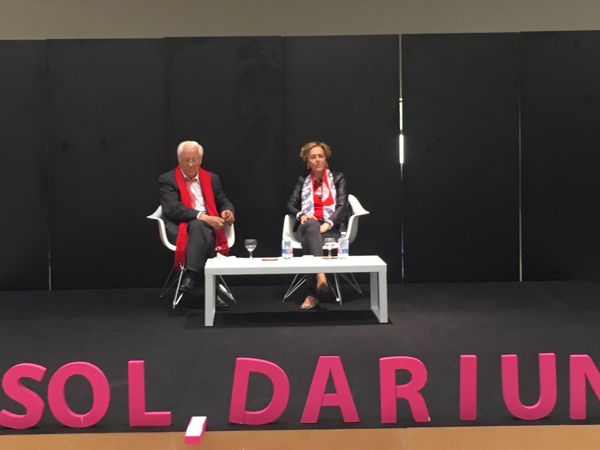 inigoalli's tweet photo. Una parada maravillosa en Pamplona, de mi trabajo en Madrid.
@Padre__Angel #Solidarium @tantakaunav 54 entidades sociales en @unav https://t.co/aqi8OuaMi2