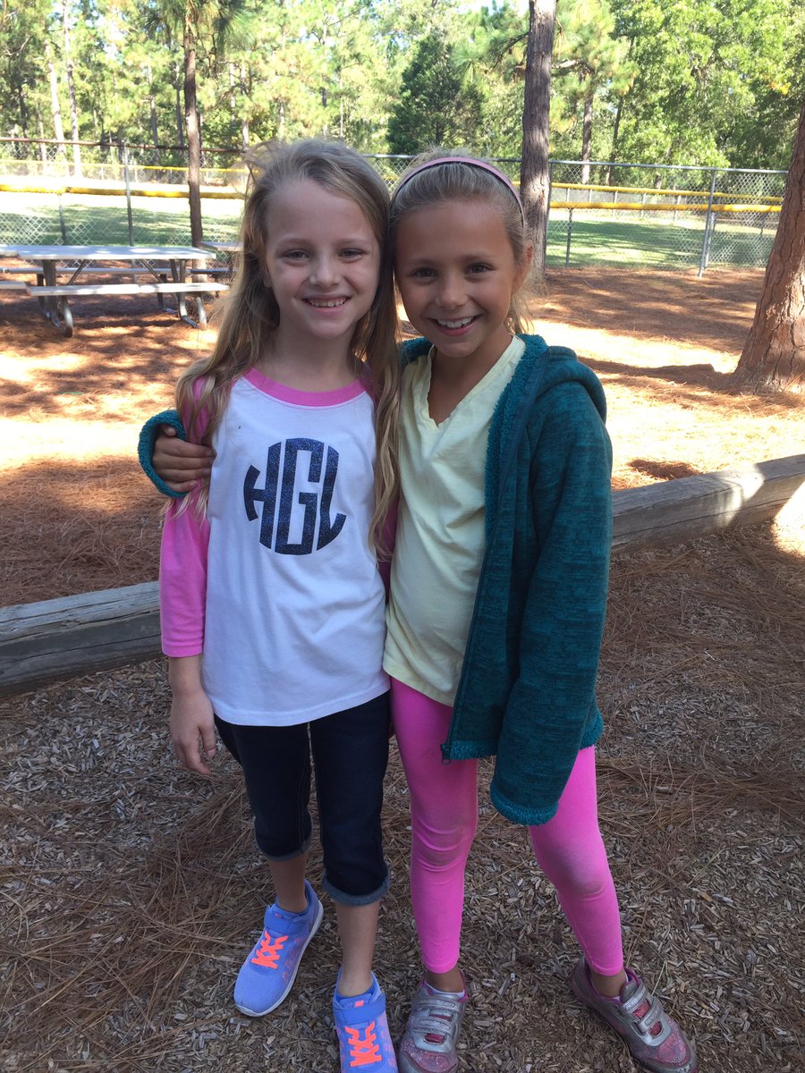 melisscarlson's tweet photo. PES SWIM day @ Camelot Park 👍🏻🐬 https://t.co/UnMTUzoNTO