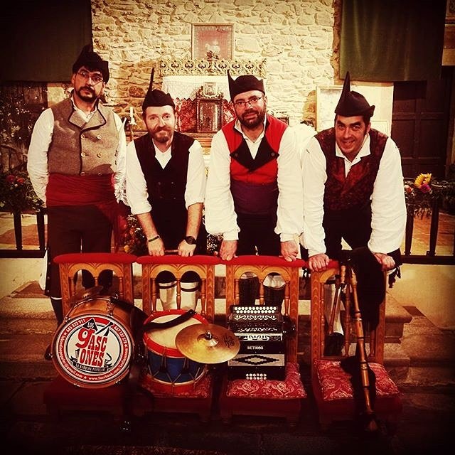 guelinxs's tweet photo. Con gran dinamismo dará comienzo #guelinoxs el viernes 6 a las 16:30 de la mano de La Bandina Los Gascones 😃😃😃 https://t.co/zavv7HDLvs