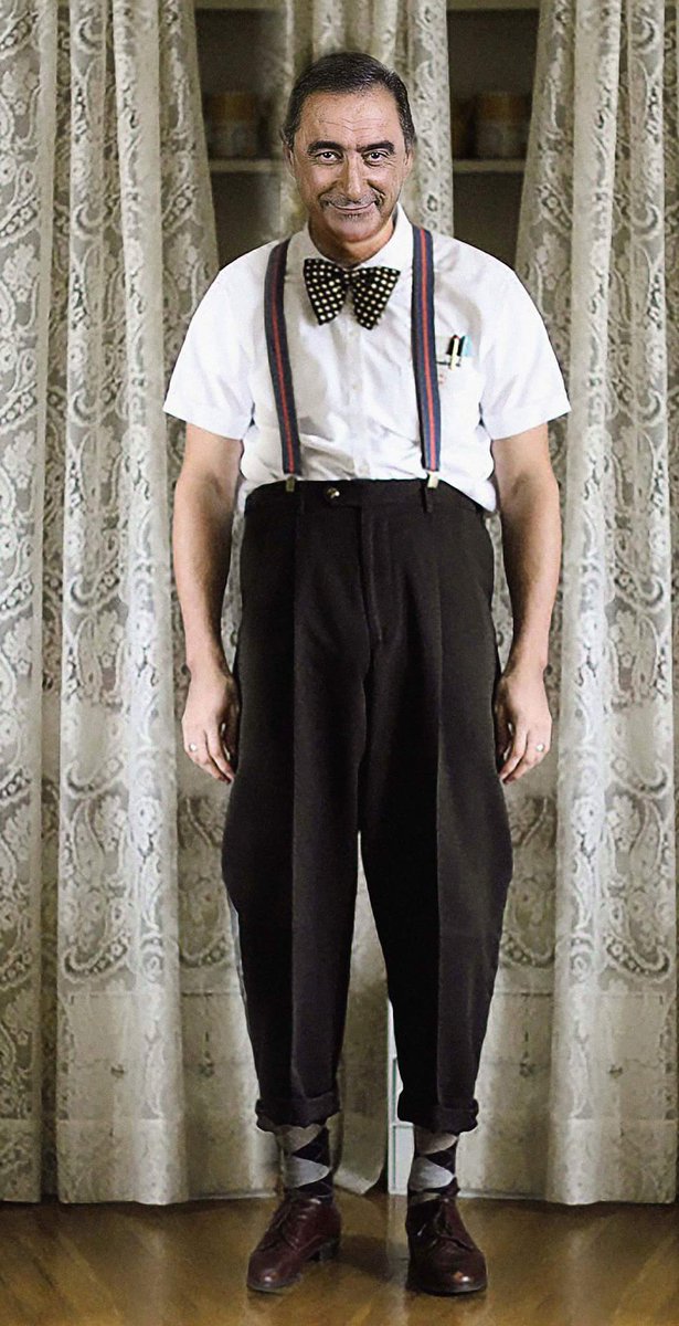 Los Fosfonautas📻🇪🇸 on Twitter: "¡Woooooo! Aquí la prueba. #PantalonesSobaqueros herrerianos. Que no se pongan de moda, pofavó @MaryjoeJarl Foto de @JM_Pabon https://t.co/8RUVdALFoB" / Twitter