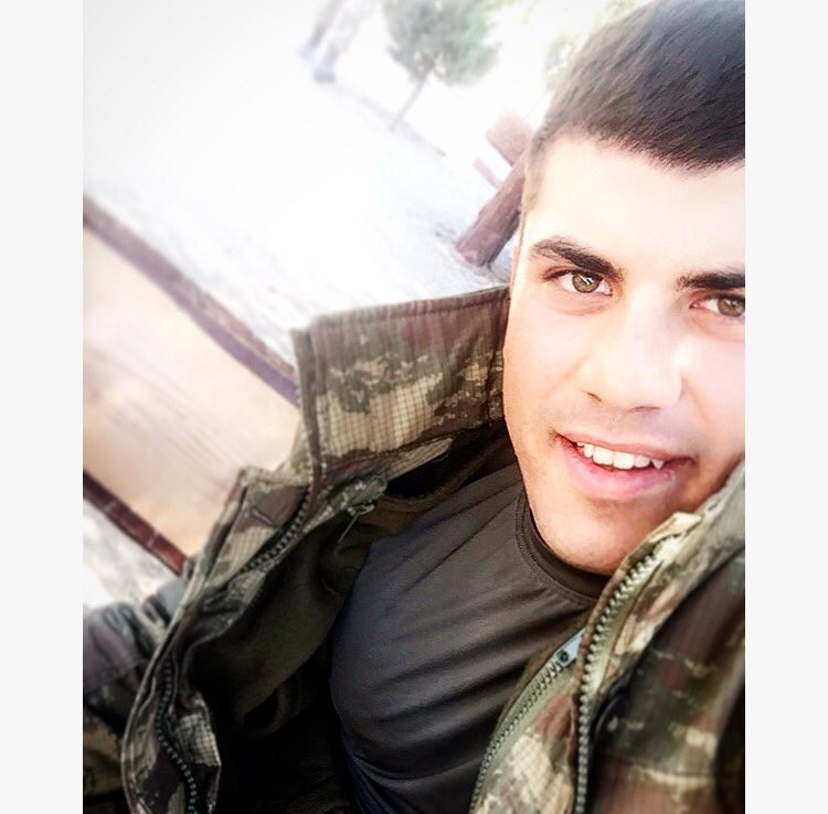 CaymazHalil's tweet photo. 🙋🏻‍♂️ #jöh https://t.co/T2Yjmud8Wr