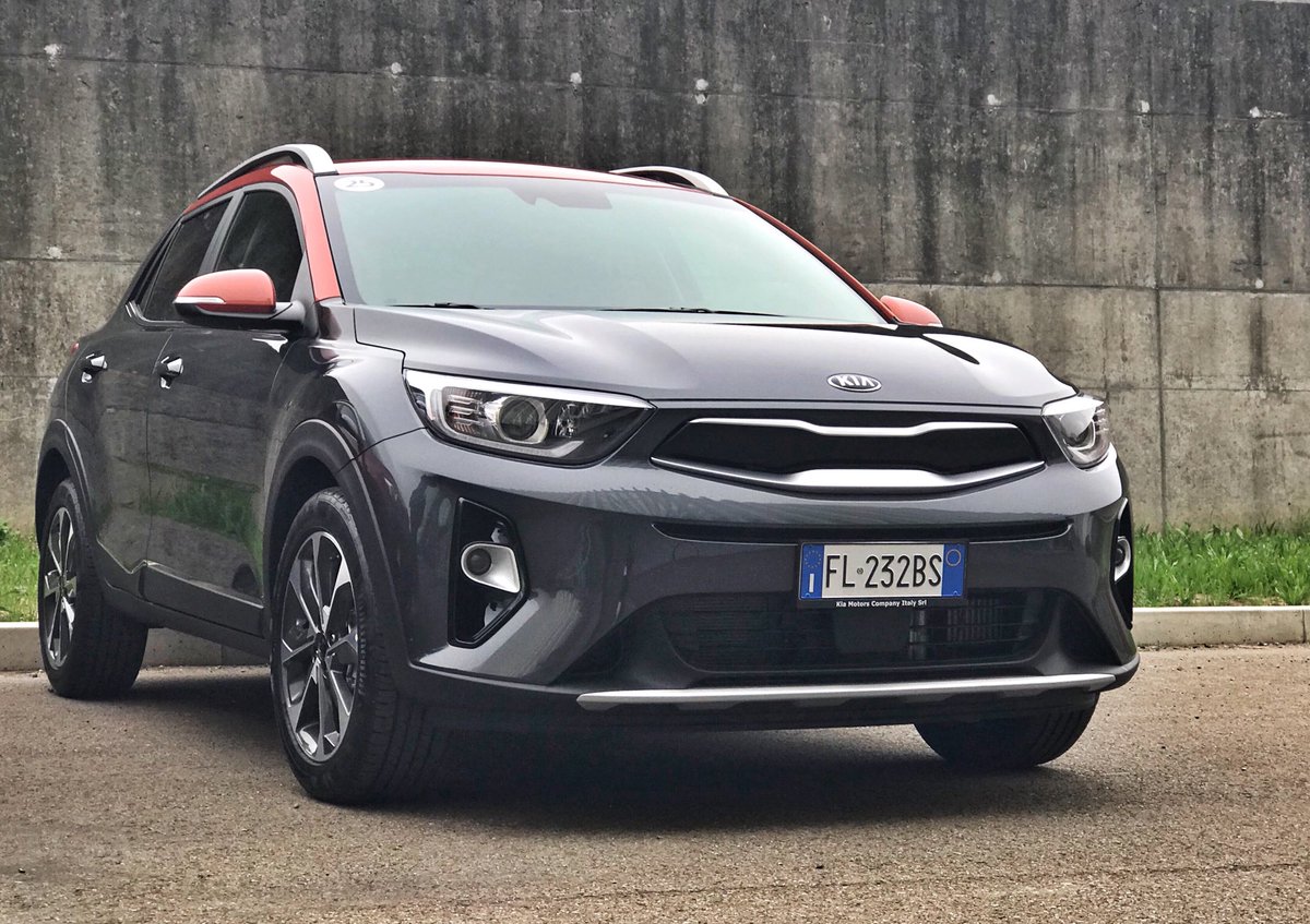 auto_app's tweet photo. Siamo alla guida della #KiaStonic dotata del 1.0 turbo benzina da 120 cavalli! #iolhovista @KiaItalia https://t.co/sF9PeEoZ3r