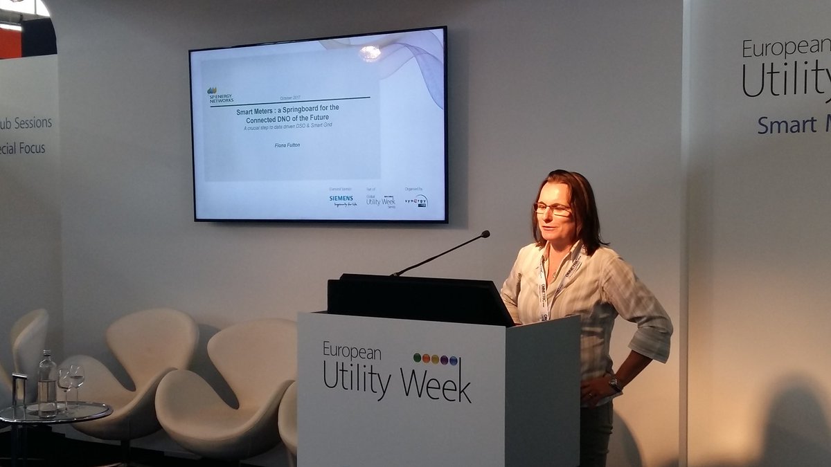 Robert_Sarcevic's tweet photo. Crowded #audience in #hub #session on #Smart #metering:
Fiona Fulton of @SPEnergyNetwork supported by @utilityneil of @OmnetricGroup, #EUW17 https://t.co/bQwbWJeOx0