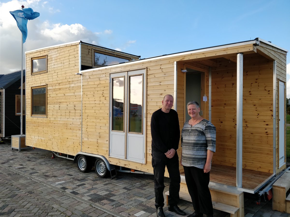 Krappie krappie – toch willen tienduizenden Nederlanders tiny wonen, zeggen de believers #kleinwonen cobouw.nl/woningbouw/nie… #Cobouw <a href="/TinyHousingEXPO/">BouwEXPO-TinyHousing</a> <a href="/RVO_Nederland/">Rijksdienst voor Ondernemend Nederland</a> <a href="/Platform31/">Platform31</a> <a href="/HerremaTjeerd/">Tjeerd Herrema</a> <a href="/DeMeeuwBV/">De Meeuw</a> @woonatelier
