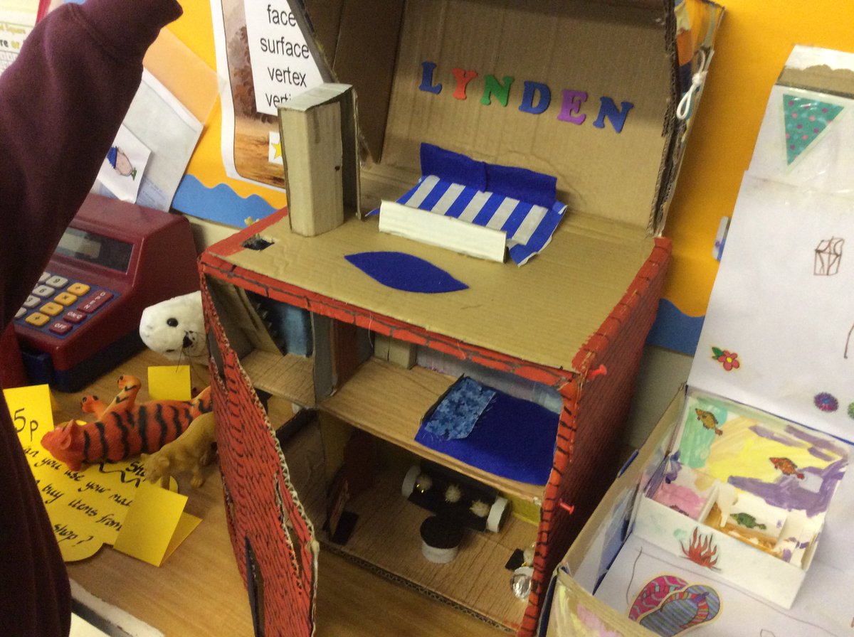 Y1Stradbroke's tweet image. @StradbrokePri Y1 made some fantastic houses as part of our topic about ourselves #wherewelive