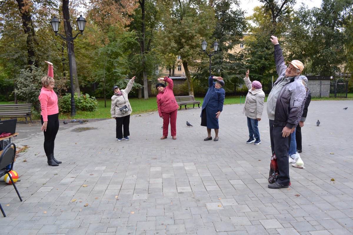 1.10.17 в сквере "Родина" совместно с ОСМ"Надежда"2.4.5.7,8 прошел День семейного отдыха!