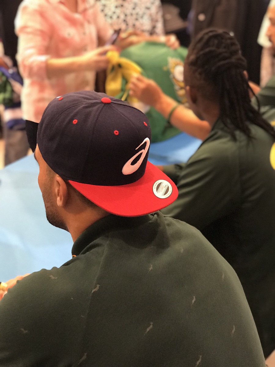 ASICS_ZA's tweet photo. Excellent opportunity for the players to connect with supporters at @TotalsportsSA @canal_walk #BoksInASICS #LoveRugby https://t.co/Knca8Pqmdv