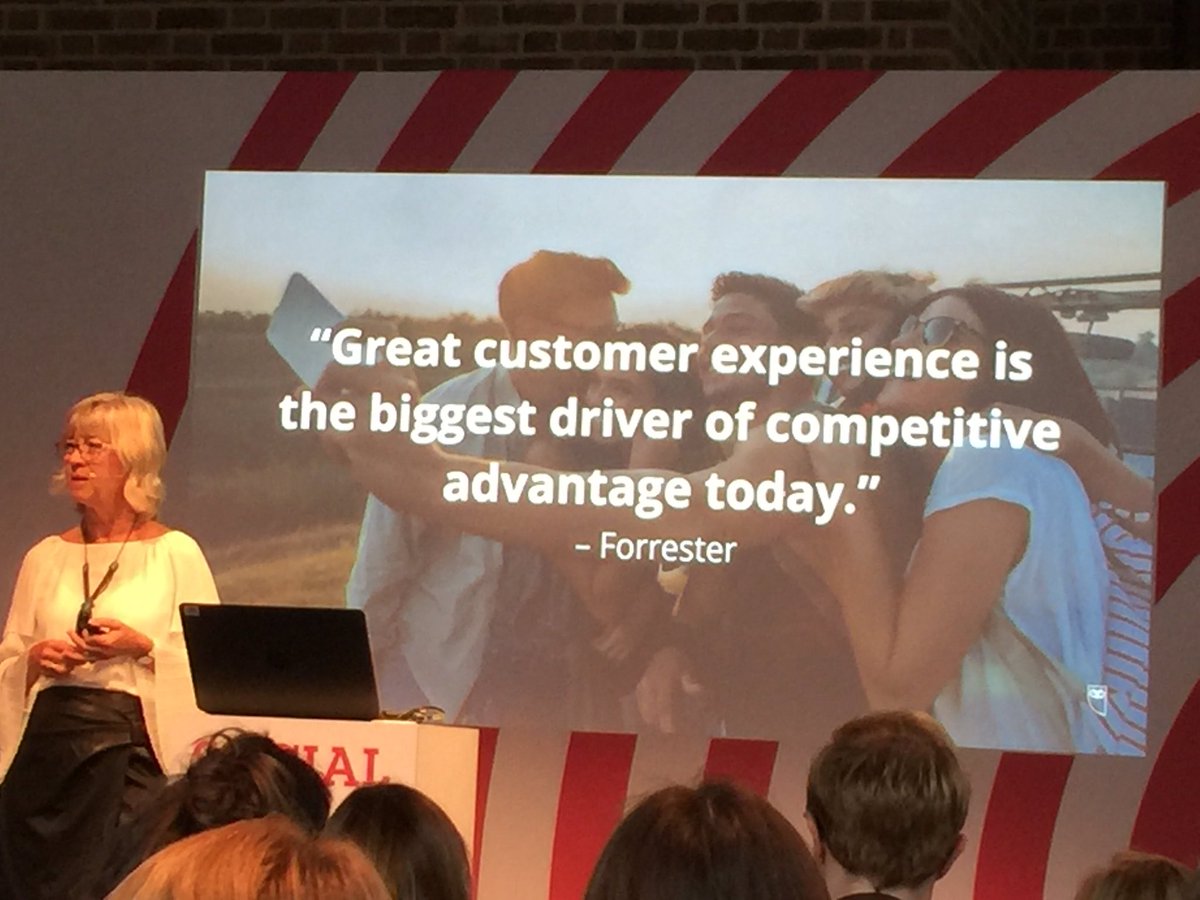 ReThink____'s tweet photo. #hitwise and #forrester agree customer experience is critical #fom17 #clicktale also agrees #pod6 https://t.co/ERuqH8WA1H