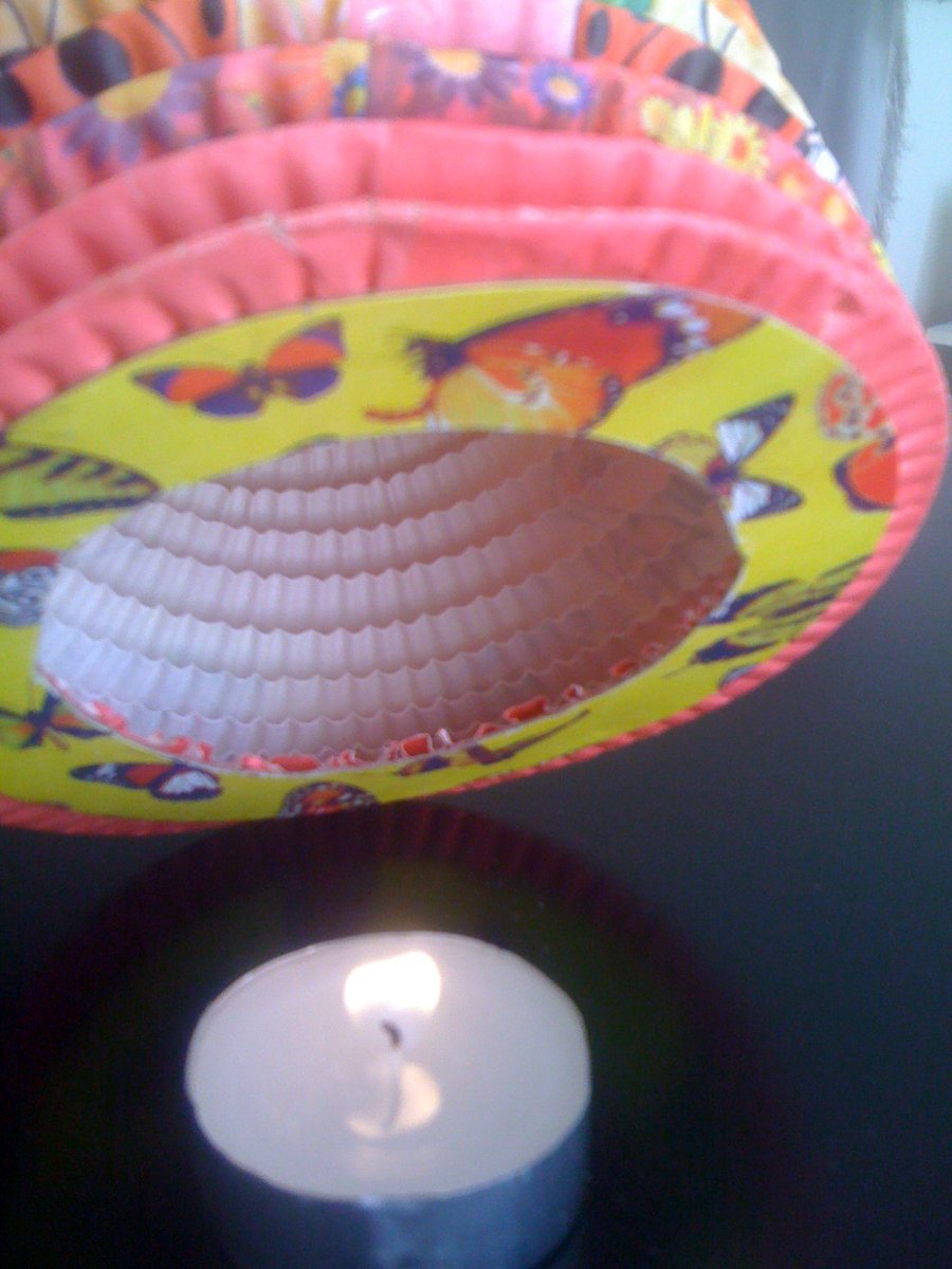 UpcycleLiving's tweet photo. Happy #midAutumnFestival!!!
Be safe with paper #lanterns in the house 🎉
https://t.co/Jtq0x5uUeZ
#mooncakefestival #paperlantern #tealights https://t.co/YGp3vLumXQ