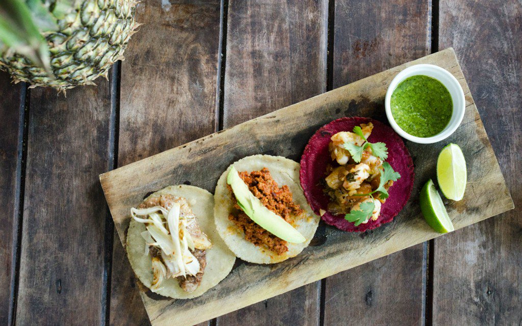 Where to score free tacos on #NationalTacoDay tandl.me/2y0djcC