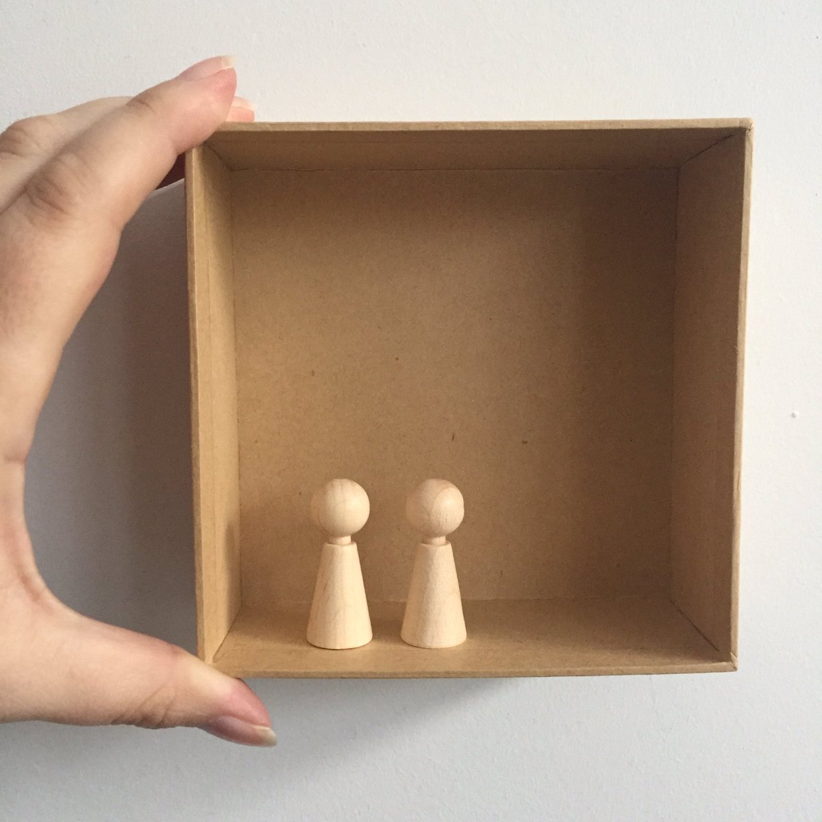 Kinderatelier ~ Vanmiddag gaan we diorama's maken. Ik ben benieuwd welke werelden er bedacht gaan worden. #kinderatelier #alphenaandenrijn