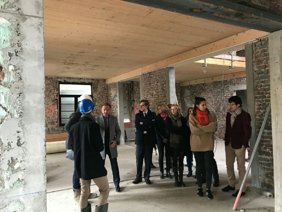 maisonsetcites's tweet photo. Hôtel du Louvre-Lens, ce matin visite du chantier avec @EspritdeFrance @LensLievinAgglo @LLVallee https://t.co/IdYuHzPKXB
