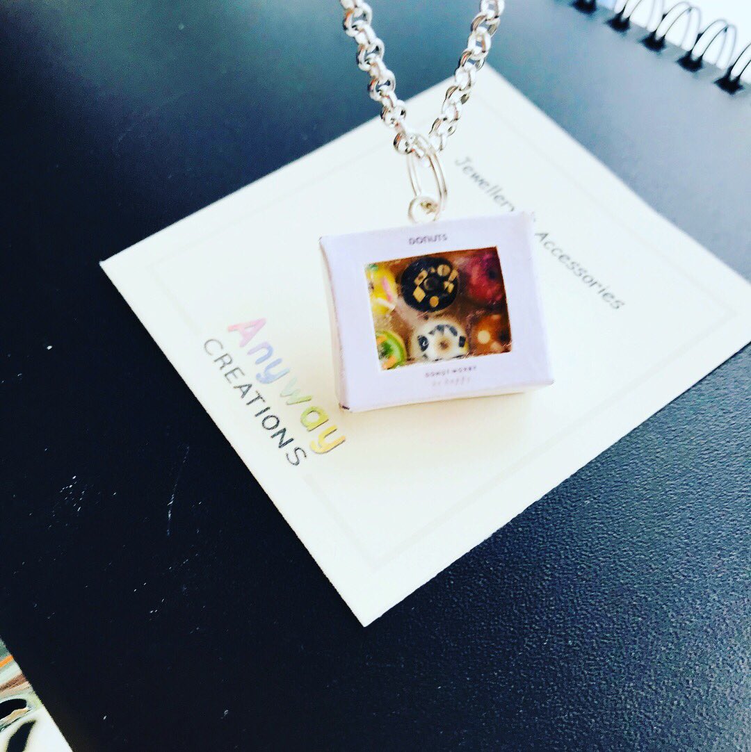 CreationsAnyway's tweet photo. #donuts #box #polymerclay #necklace #handmade #miniature by #anywaycreations https://t.co/UDcCB6X0WH