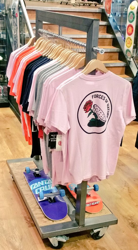 StudentsWorc's tweet photo. Visit @twoseasons #Worcester &amp;  register for all year round 15% DISCOUNT &amp; enter this weeks DAILY PRIZE DRAWS 😁👕 #WoecestershireHour https://t.co/VtEtUOKohx