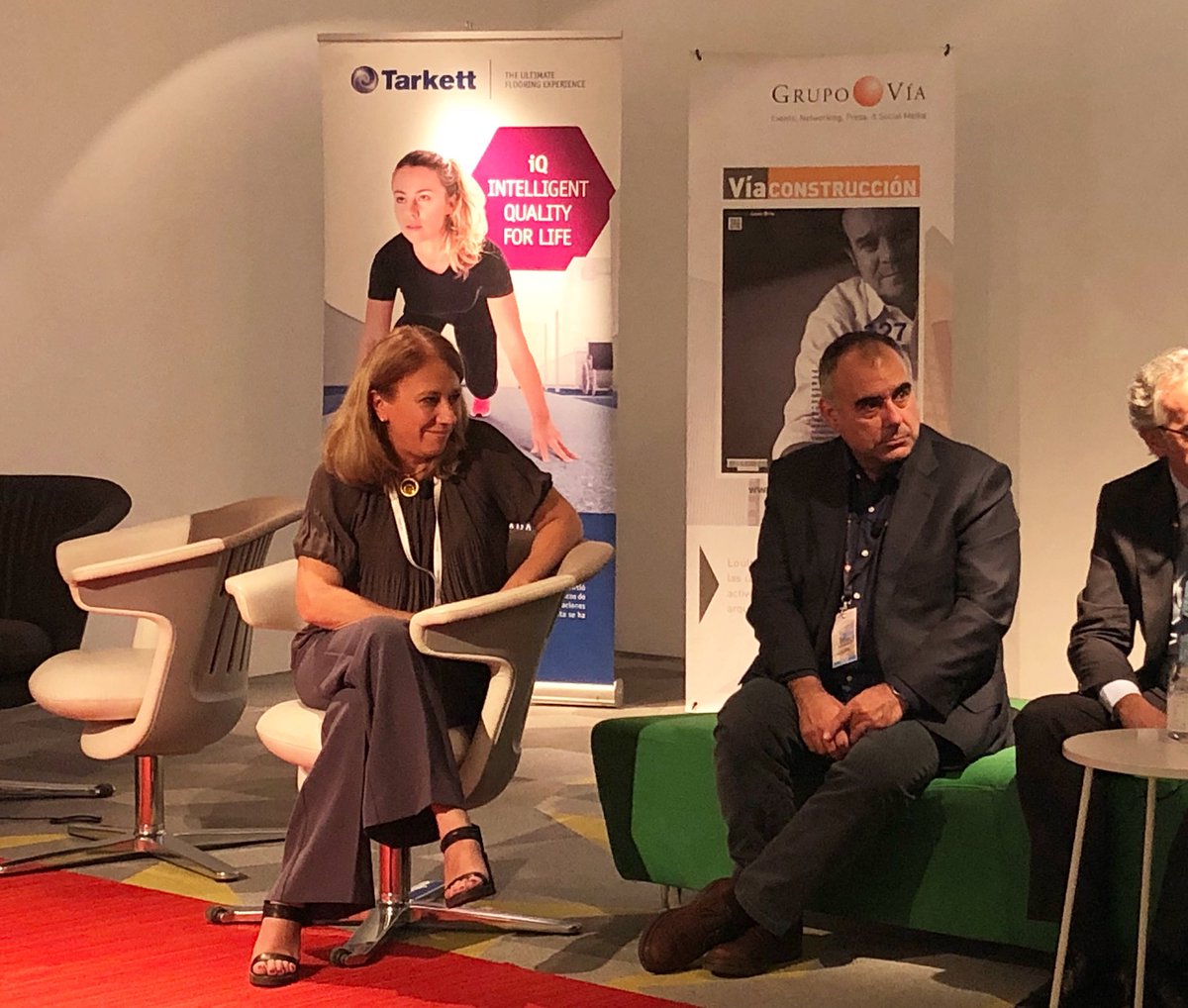 GrupoViaSpain's tweet photo. Fabiana Ceide, Team Leader Healthcare de @SteelcaseEspana modera el Gran Debate de Construcción Sanitaria en Madrid #GDCSMadrid https://t.co/G3i3u3NDLs