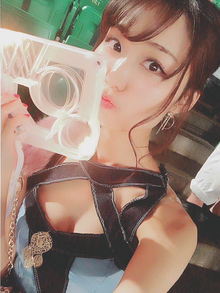 aaalabyou's tweet photo. #AAA 💘💘💘

どんどんおっきくなるにつれて
困難も試練も沢山あると思うけど
私達姉妹を支えてくれた分、
これからもAAAに着いていこう❣️❣️❣️ #aヲタ #姉妹 #手作りコス #宇野コス

#dometour2017 #wayofglory 
#福岡ヤフオクドーム https://t.co/Q6ZmOkVcOf
