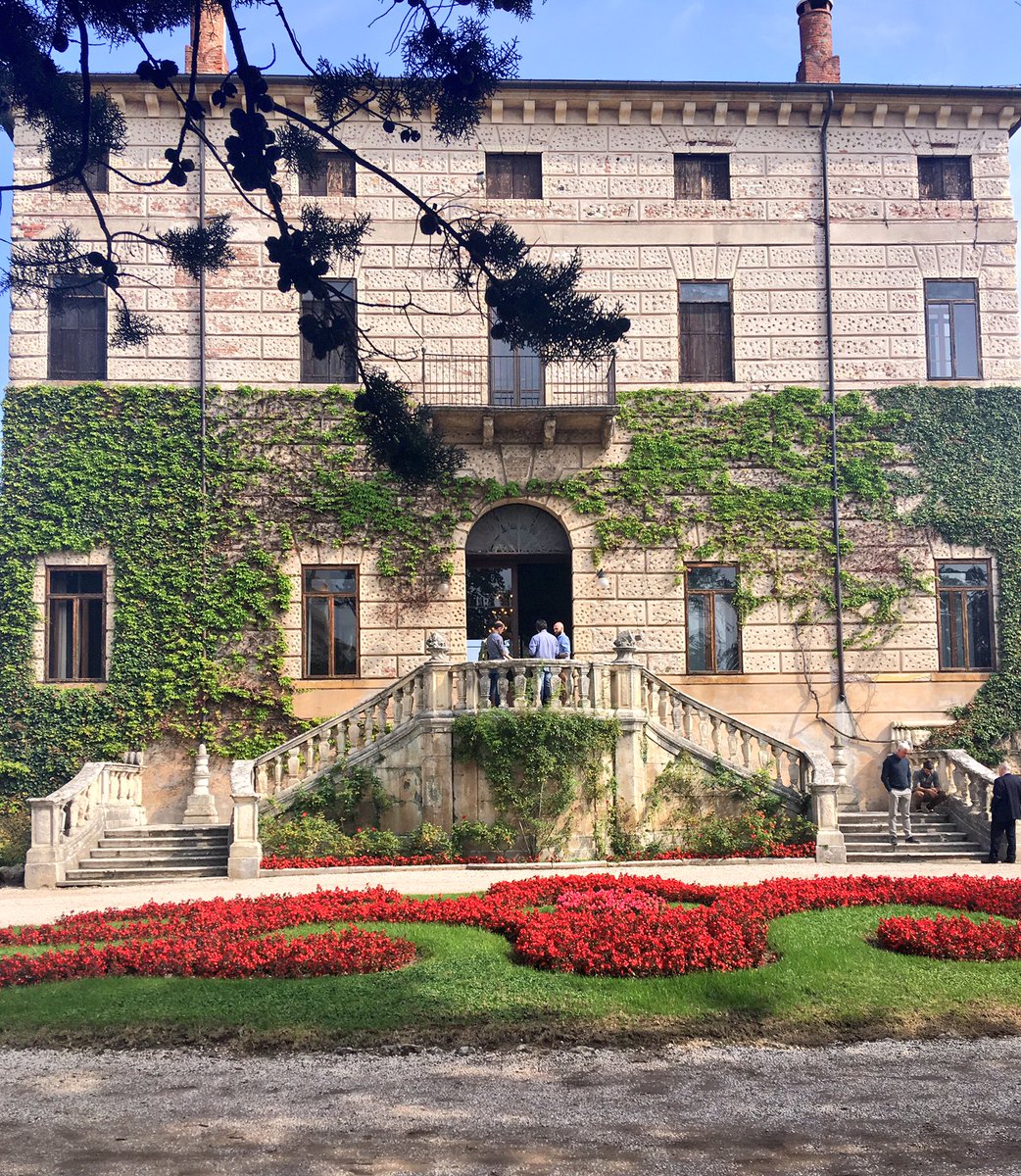 PostbioticaSrl's tweet photo. #Postiotica alle selezioni per il premio speciale Unicredit 7ª ed. Premio Gaetano Marzotto https://t.co/4hMPU6GEEv