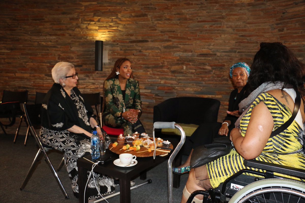 MasechabaMposwa's tweet photo. Breakfast with Power Women, Frene Ginwala, Zanele Mbeki and Tselane Tambo. βπΎβπΎβπΎ
#Tambo100
#ORTamboCoinLaunch
#SAMint
#TamboFoundation https://t.co/bJMStRAwgQ