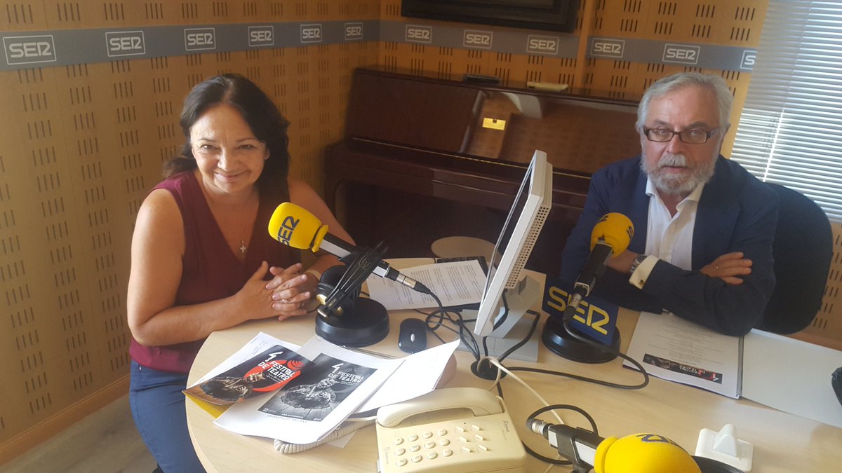 Hoy en @SERBadajoz para dar a conocer la programación del 40 Festival de Teatro de Badajoz <a href="/Carrascobis/">Maite Carrasco</a> <a href="/lopezdeayala/">Teatro López de Ayala</a>