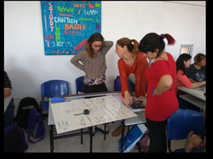 alejandra_balbi's tweet photo. #Profesores de #Artigas aprendiendo nuevos recursos para su clase de #Física de la mano de Marcelo Berruti #APFU
https://t.co/1y8O2a57N4 https://t.co/pGAIDvrNPA