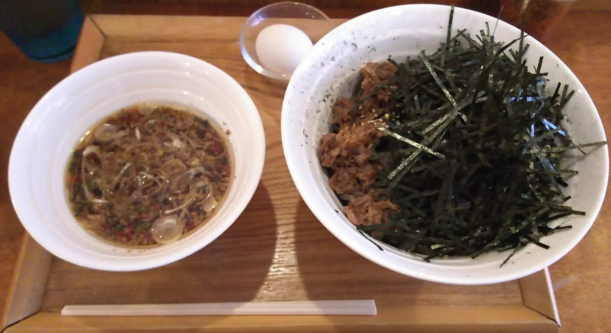 かぼちゃと山 Soba Stand そばうさ 半蔵門 千代田区麹町 今日の昼 スタミナ牛すじ冷そば 生卵付 初回同様美味い 牛すじは なかなかイイね 好きな方は是非 途中 辛味調味料で辛さを 生卵でマイルドに味変 蕎麦湯を注いて完食完飲 次は気が向けば